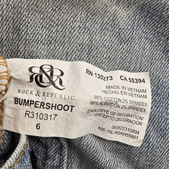 ROCK & REPUBLIC Bumpershoot Denim Shorts, Raw Hem Size:6 - Picture 5 of 12